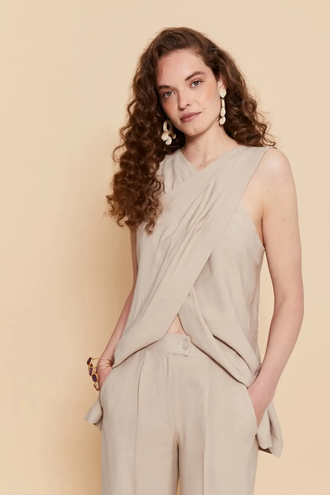 Discount CHALECO LUNAARENA Tops