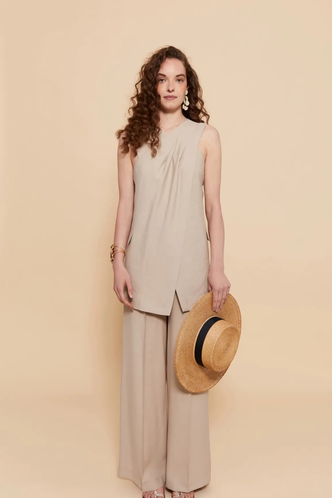 Discount CHALECO LUNAARENA Tops