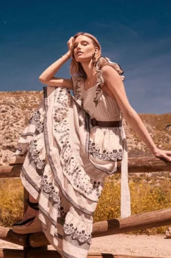 New VESTIDO CALE BLANCO Y NEGRO Long dresses